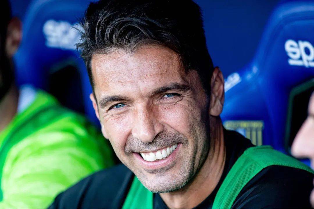 乐鱼体育下载-集结日意大利杯传出新动向；夏洛特黄蜂更衣室发声；管理层表态——信心回归；身体对抗强度拉满的简单介绍